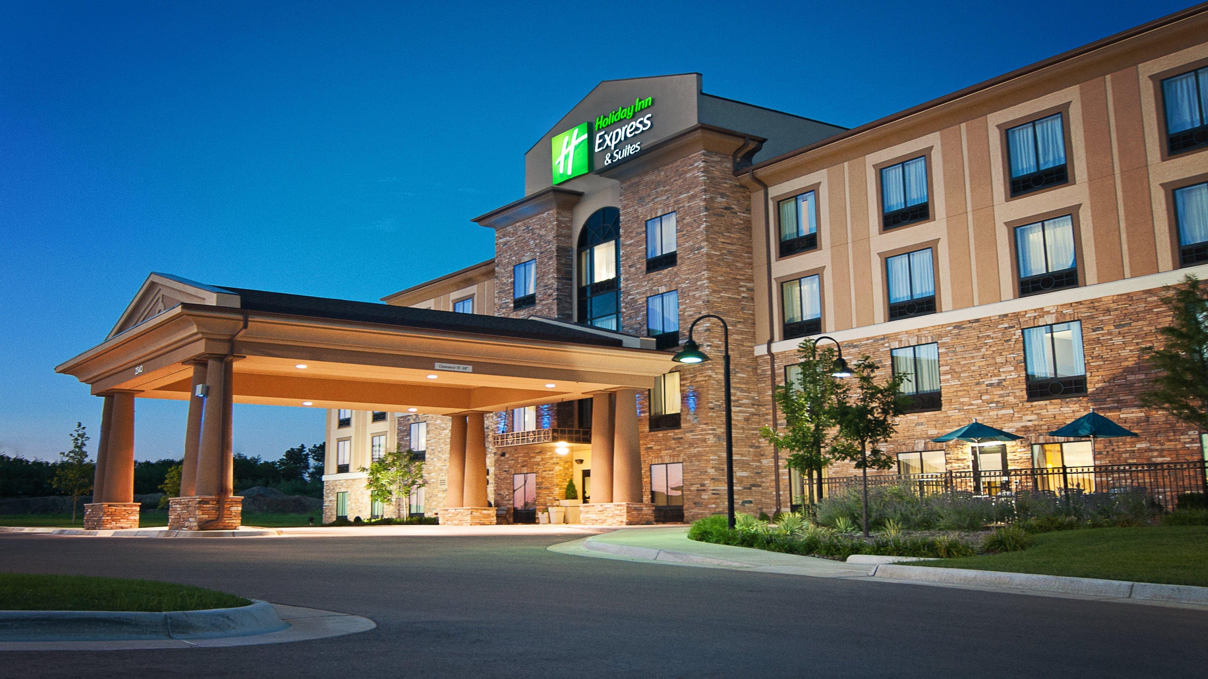 Holiday Inn Express Hotel & Suites Wichita Northeast, An Ihg Hotel Exterior photo